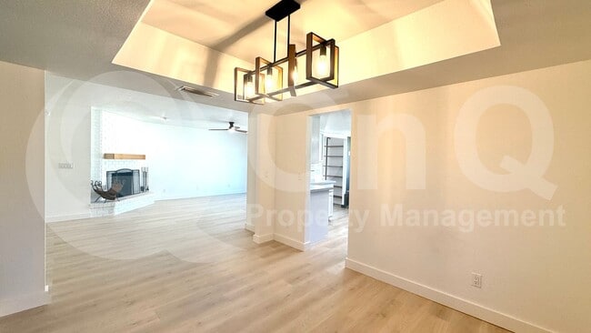 Building Photo - 6240 E Kelton Ln
