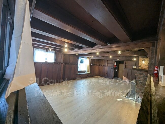 Building Photo - 1529 Josephine St