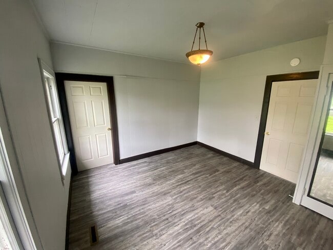Building Photo - 501 N Bowman Ave