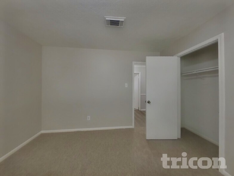 Building Photo - 18018 Heron Forest Ln