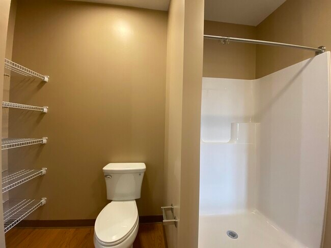 Building Photo - 83 Hanover St