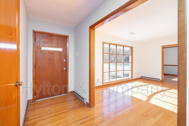 Building Photo - 5110 New Kent Hwy