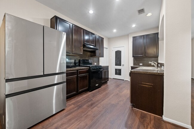 Building Photo - 3027 Lockeridge Village Dr