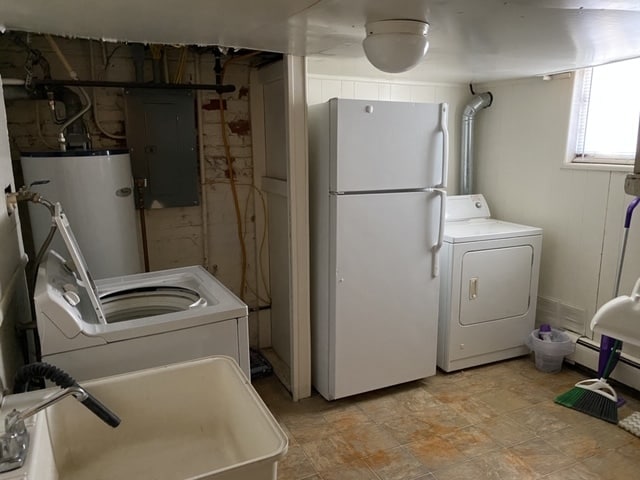 laundry room - 1620 W Fredonia Ave