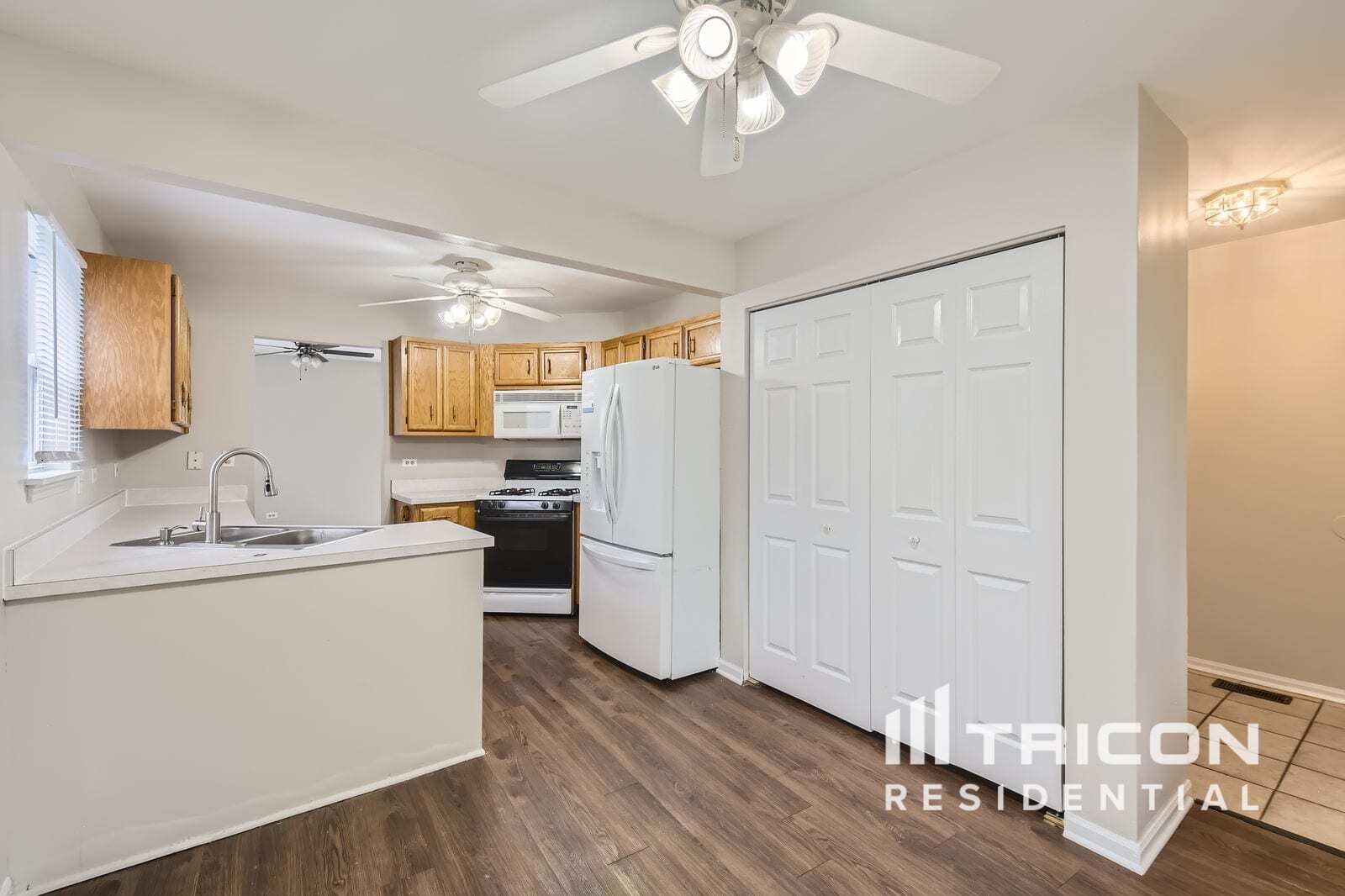 Building Photo - 4102 Brenton Dr