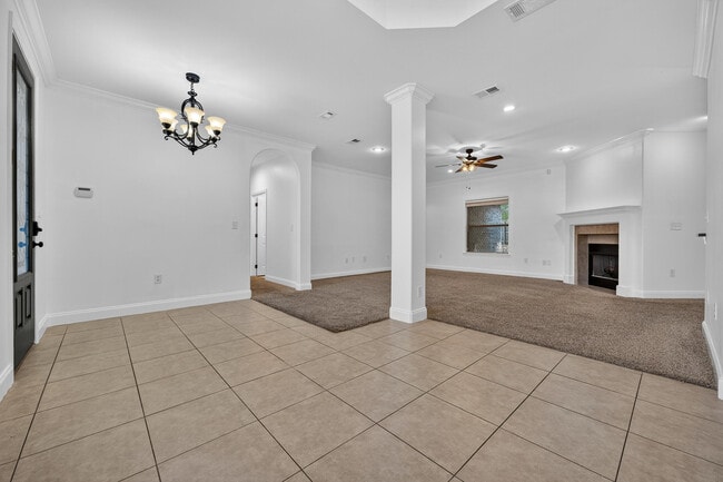 Building Photo - 603 Red Fern Rd