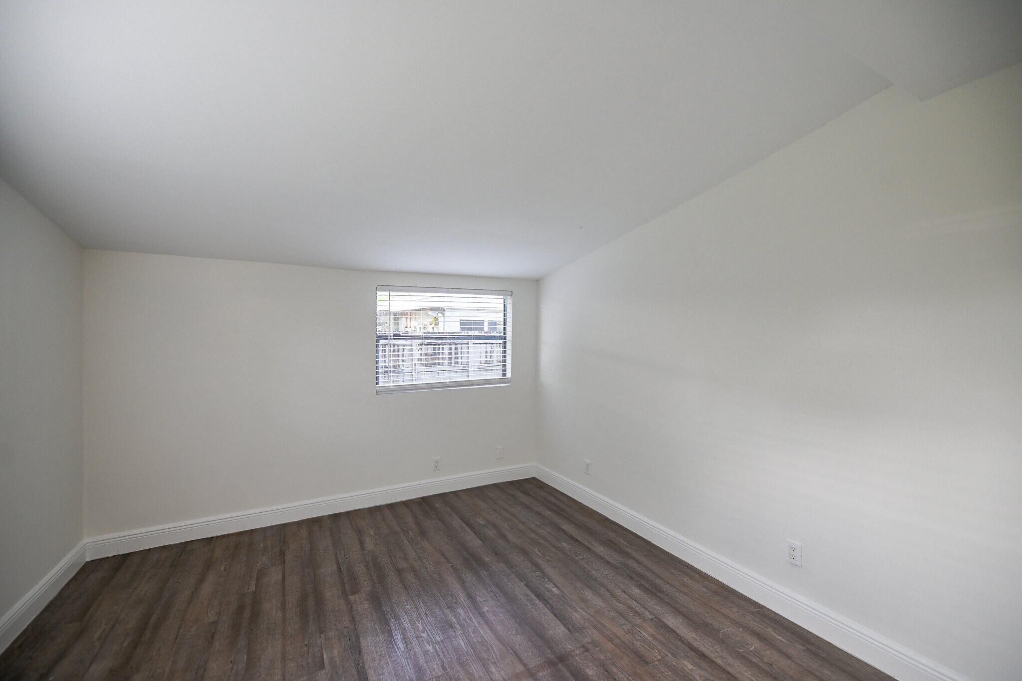 Building Photo - 2507 N 66th Ave