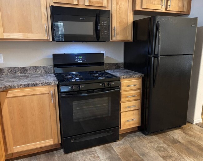 Building Photo - 350 Lee Ave