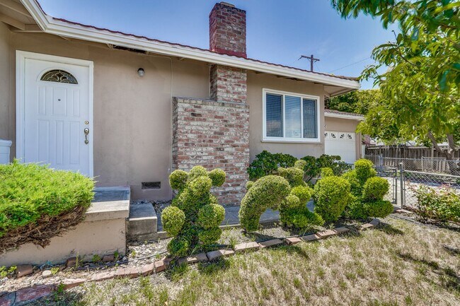 Building Photo - FOR RENT – Beautifully Updated 4 Bed / 3 Bath Home in Prime Santa Clara Location (NVIDIA)