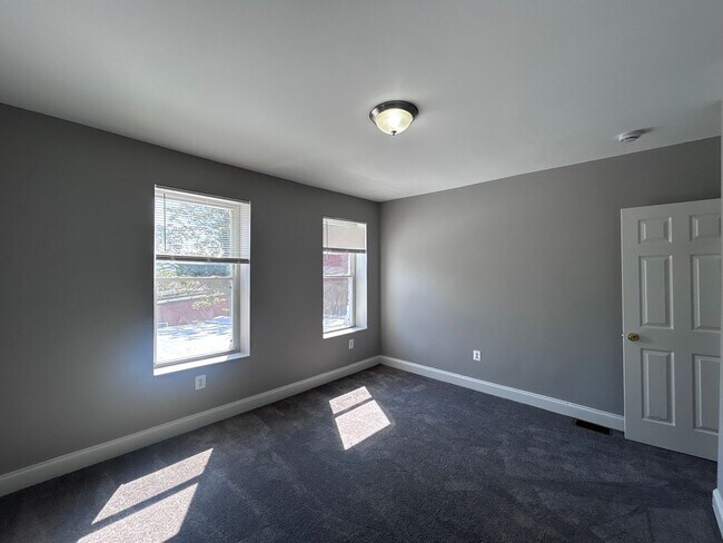 Building Photo - Baltimore - 4 Bedrooms and 2.5 baths Available!
