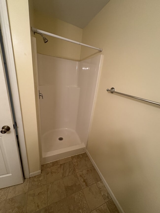 Building Photo - 904 Linden Grove Ave