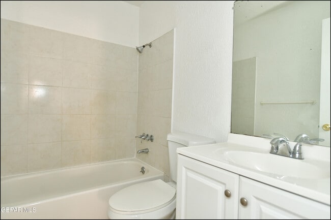 Building Photo - 8933 Kenneth St