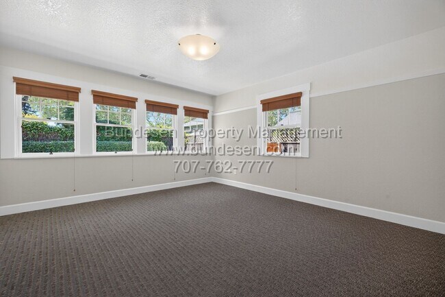 Building Photo - 612 Petaluma Blvd S