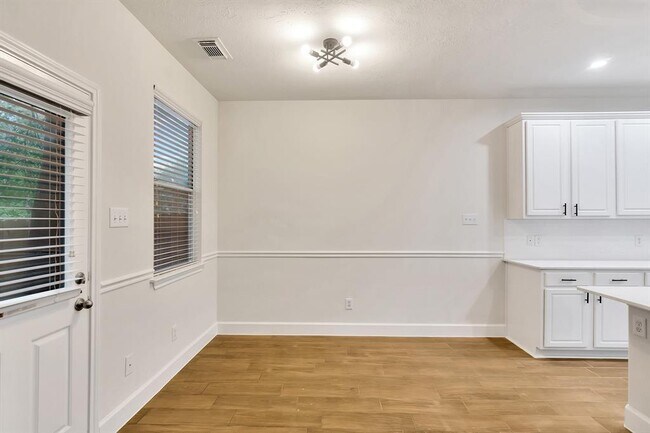 Building Photo - 131 Gallery Cove Ct