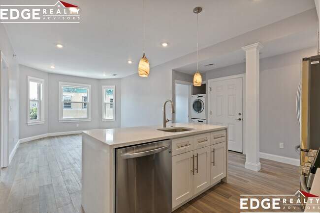 Building Photo - 144 Sutherland Rd