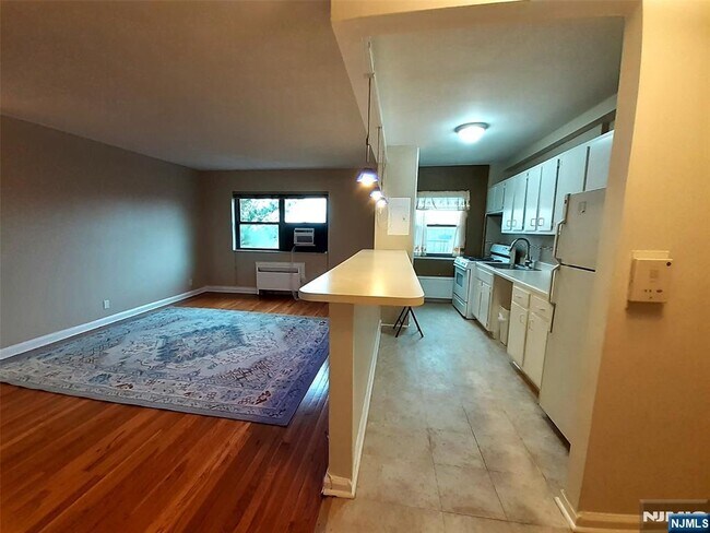 Building Photo - 3071 Edwin Ave