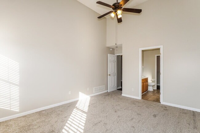 Building Photo - 115 Winding Creek Dr