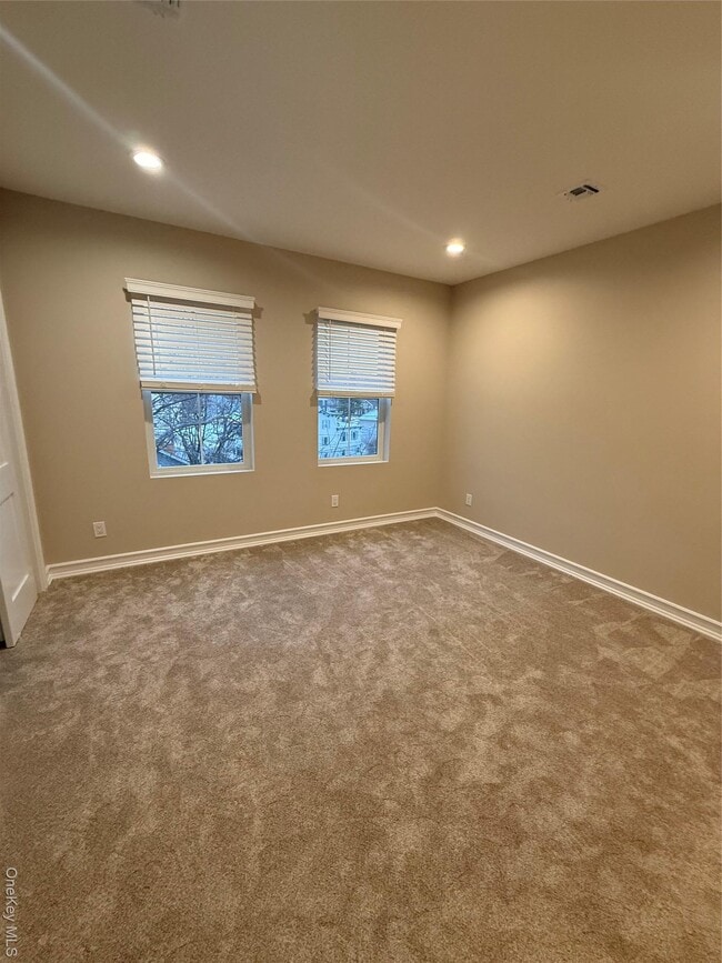 Building Photo - 122 Greenwich Ave