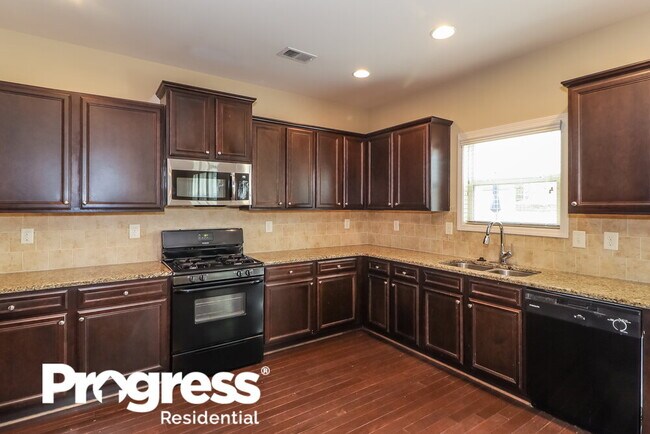 Building Photo - 831 Collingsworth Ln NE