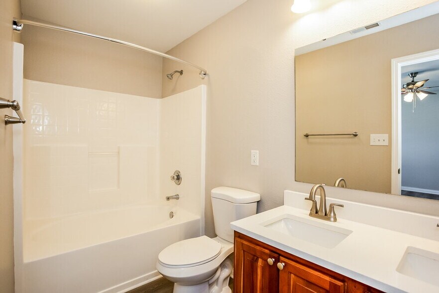 Building Photo - 6408 Matcumbe Way