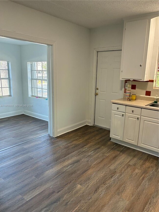 Building Photo - 750 NE 86th St