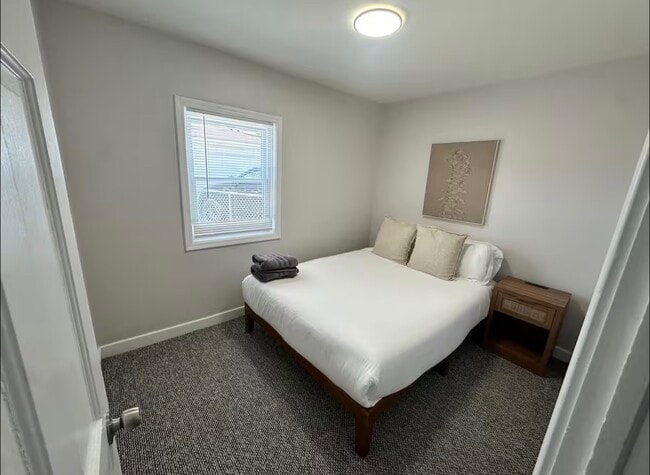 Building Photo - 1830 White St