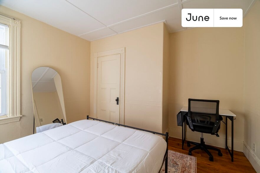 Building Photo - 4 Sherman St