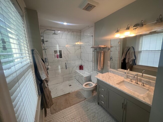 Building Photo - 4216 32nd Ave