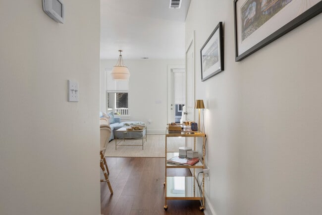 Building Photo - 2207 Government St