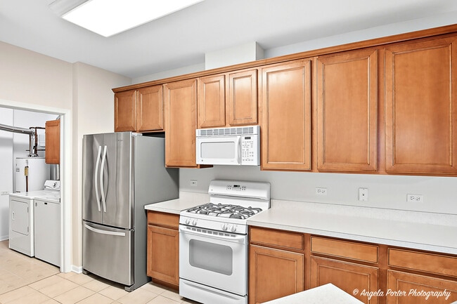 Building Photo - 4212 Savoy Ln