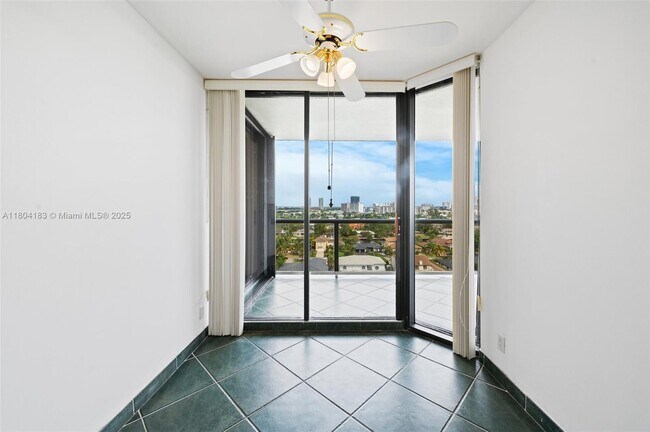 Building Photo - 3600 Yacht Club Dr
