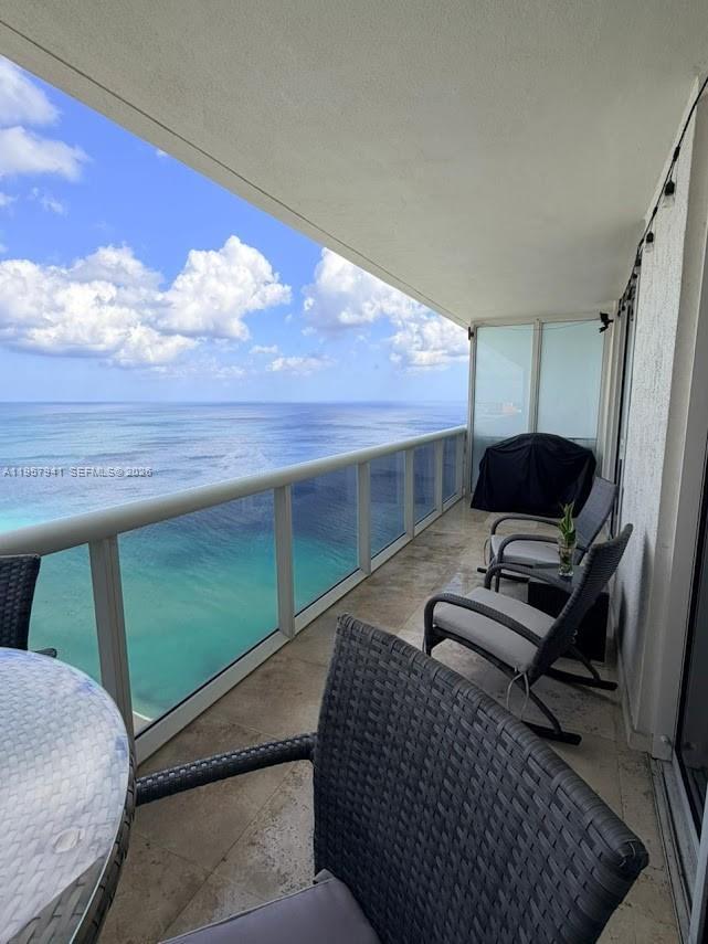 Building Photo - 1830 S Ocean Dr