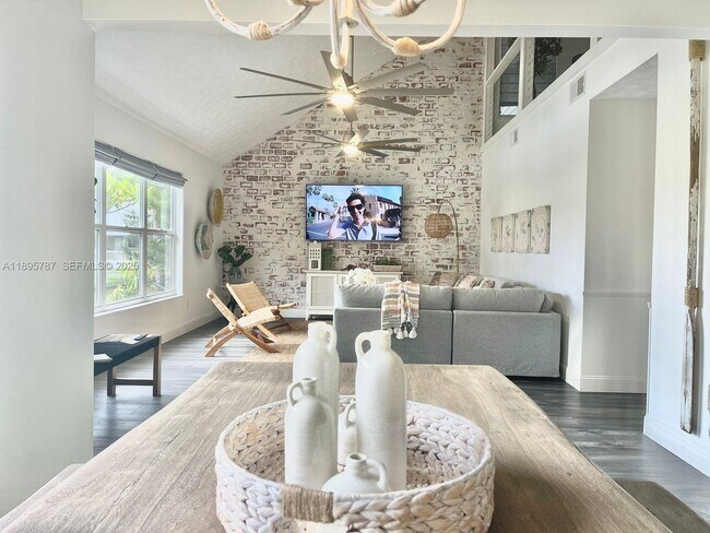 Building Photo - 4700 Regina Dr