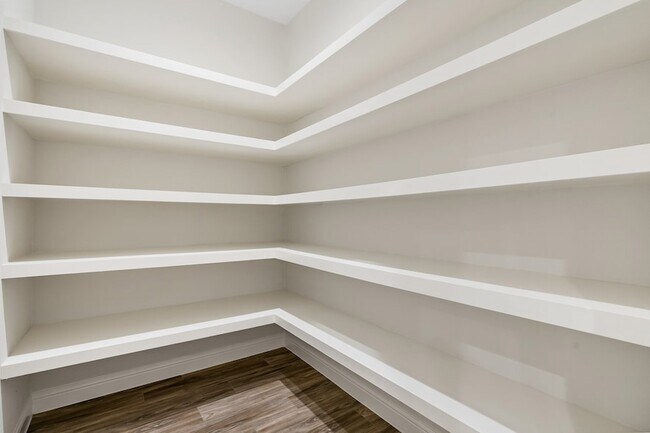 Building Photo - 12110 W Tara Plantation Dr