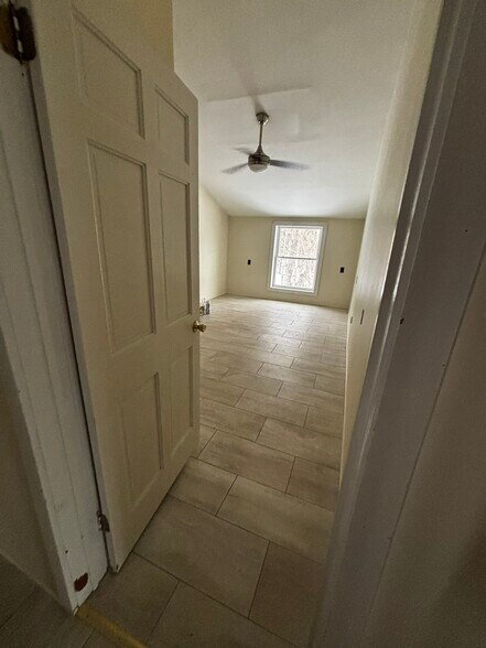 Building Photo - 349 Bone Plain Rd