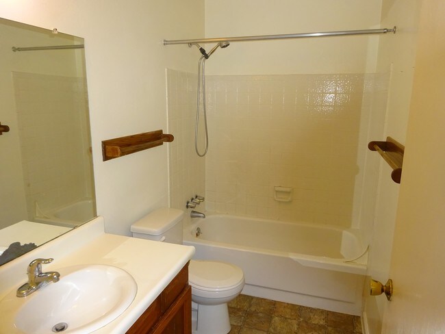 Building Photo - 7047 S Fairfax St