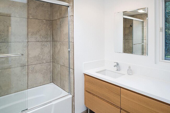 Building Photo - 3520 S Bentley Ave