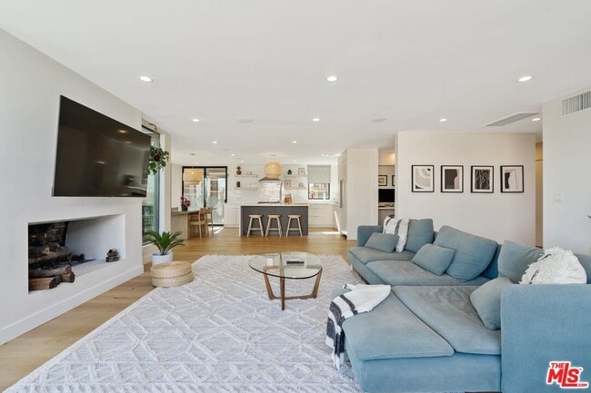 Building Photo - 3632 Beverly Ridge Dr