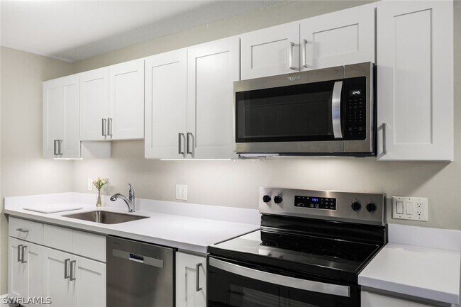 Building Photo - 17420 Birchwood Ln