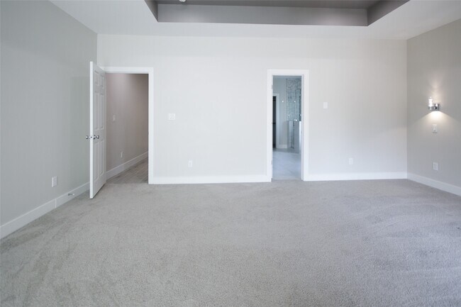 Building Photo - 5113 Hershe St