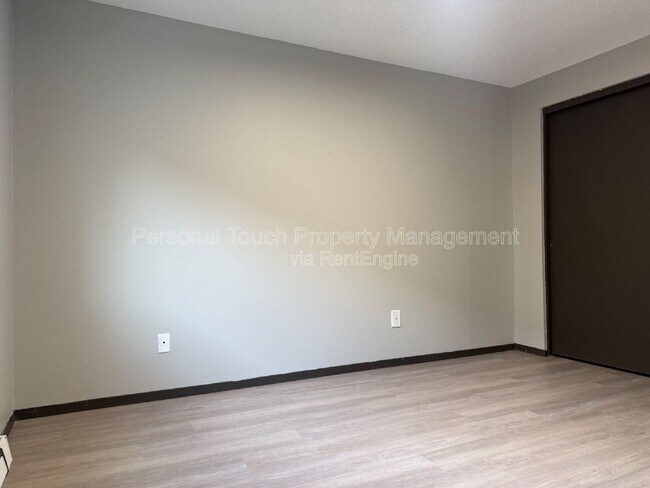 Building Photo - 2131 2nd Ave E