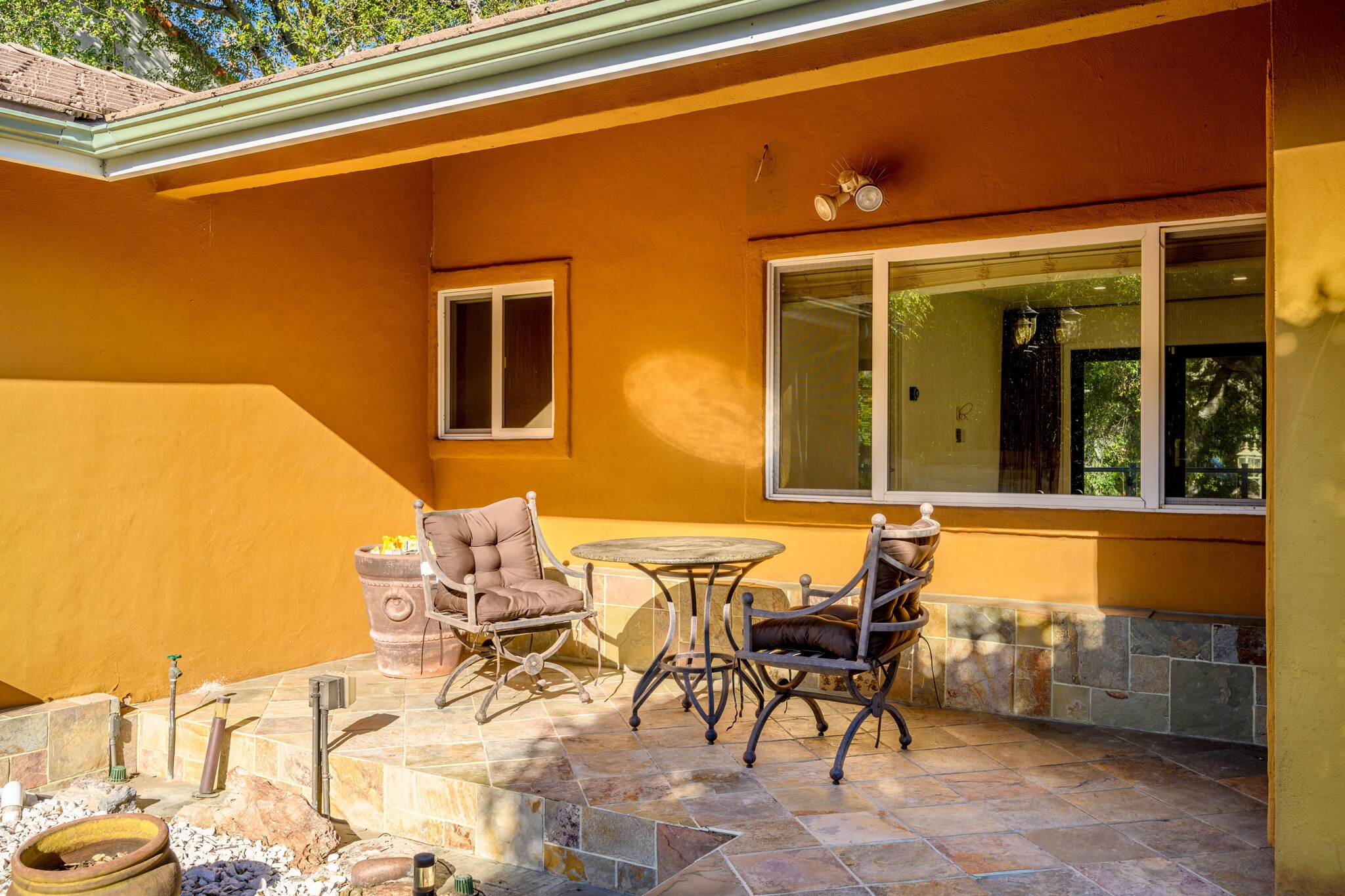 Building Photo - 1544 Golf Club Dr