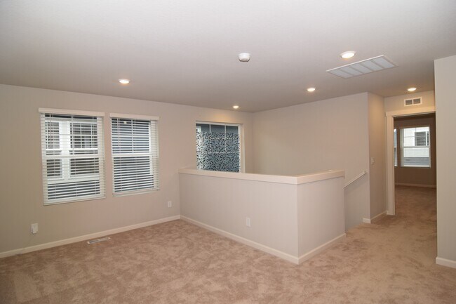 Building Photo - 8408 SE Quincy St