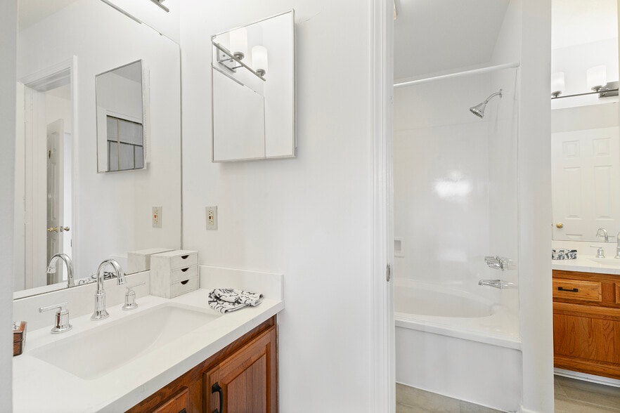 Building Photo - 2205 Audubon Trce