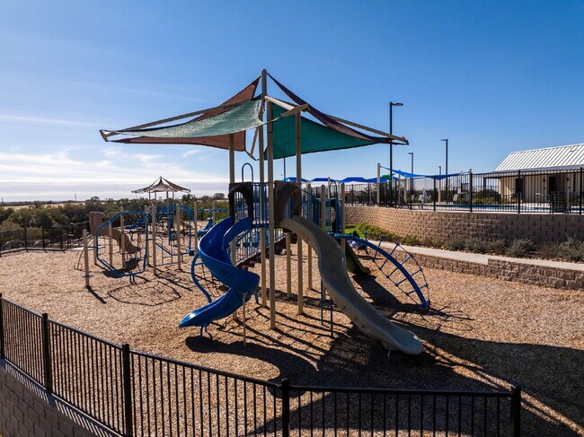 Building Photo - 1 MONTH FREE RENT WITH 18 - 24 MONTH LEASE!!! AVAILABLE THROUGH MARCH ONLY!