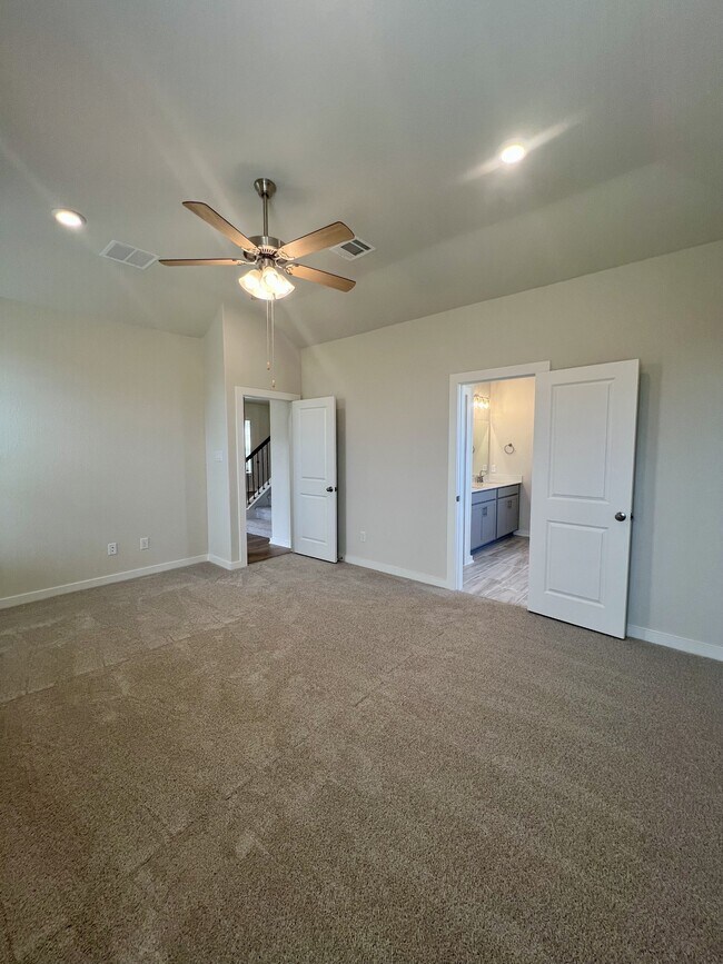 Building Photo - 14438 Inspiration Pt