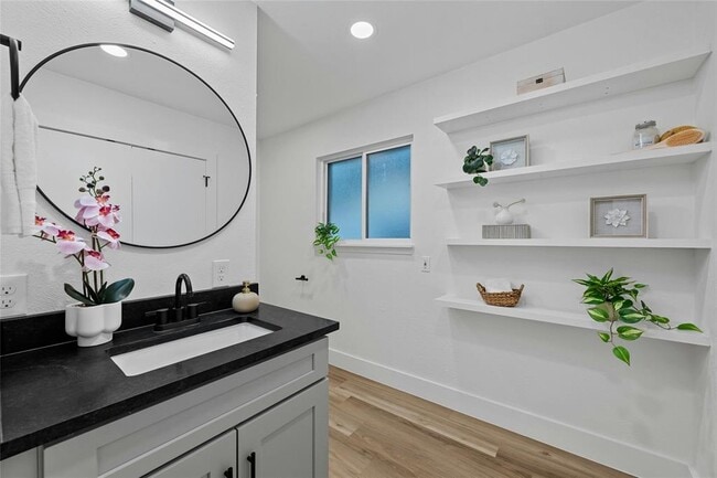 Building Photo - 5809 Cherry Creek Dr