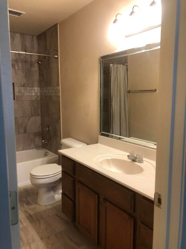 Building Photo - 6216 Lovebird Ln