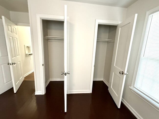 Building Photo - 33 8th Ave NW