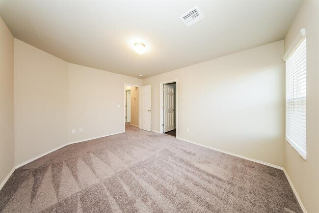 Building Photo - 2920 Brooke Rd